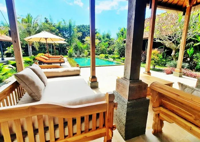Le Petit Leon "authentic Traditional Wooden House" *