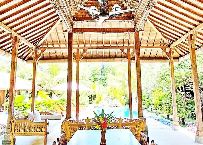 Le Petit Leon "authentic Traditional Wooden House" *