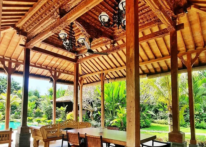 Le Petit Leon "authentic Traditional Wooden House" *