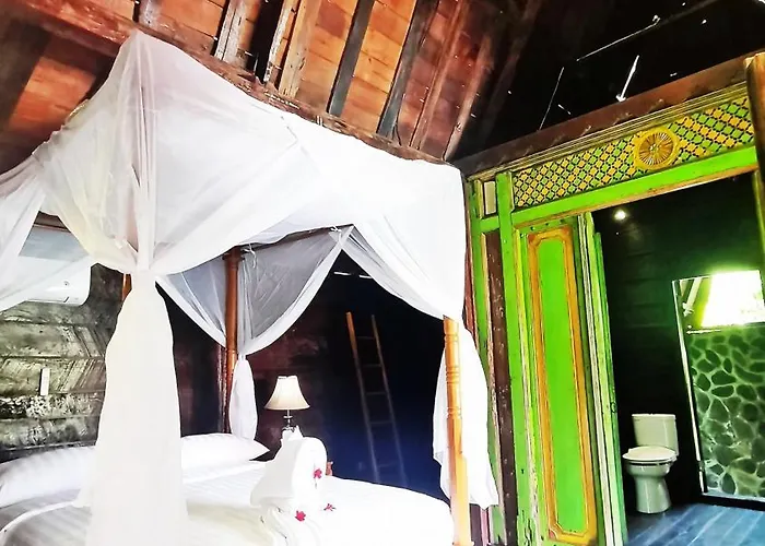 Le Petit Leon "authentic Traditional Wooden House" *