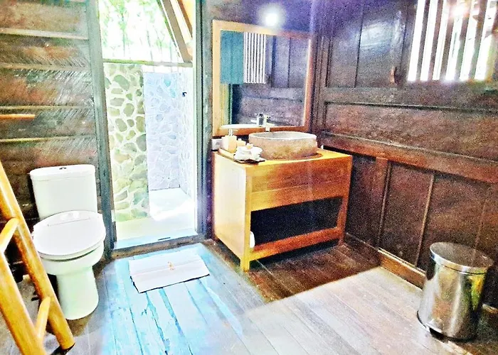 Séjour chez l'habitant Le Petit Leon "authentic Traditional Wooden House" Pabean Buleleng