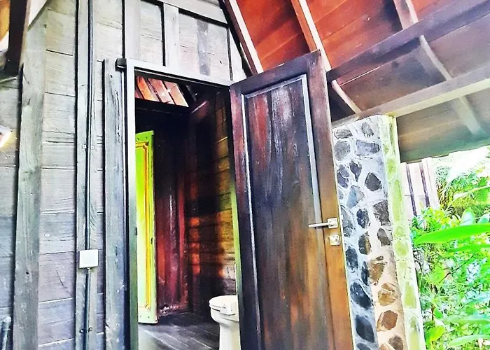 Le Petit Leon "authentic Traditional Wooden House" Séjour chez l'habitant Pabean Buleleng