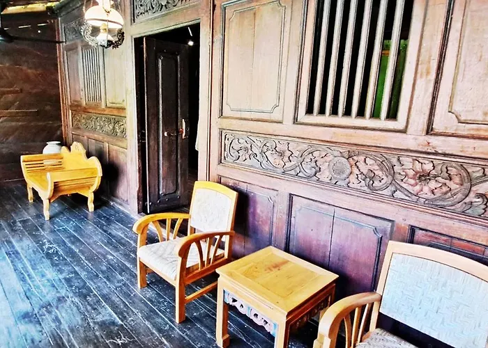 Le Petit Leon "authentic Traditional Wooden House"