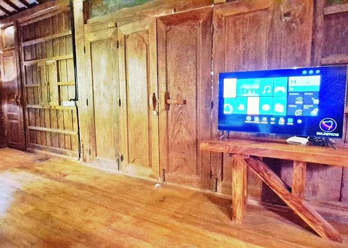 Séjour chez l'habitant Le Petit Leon "authentic Traditional Wooden House" Pabean Buleleng