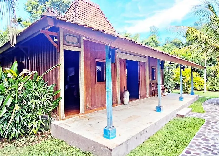 Le Petit Leon "authentic Traditional Wooden House" Séjour chez l'habitant Pabean Buleleng