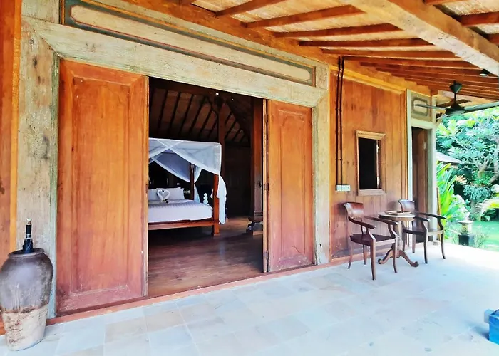 Le Petit Leon "authentic Traditional Wooden House" Séjour chez l'habitant Pabean Buleleng