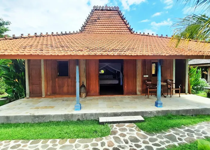 Séjour chez l'habitant Le Petit Leon "authentic Traditional Wooden House" *