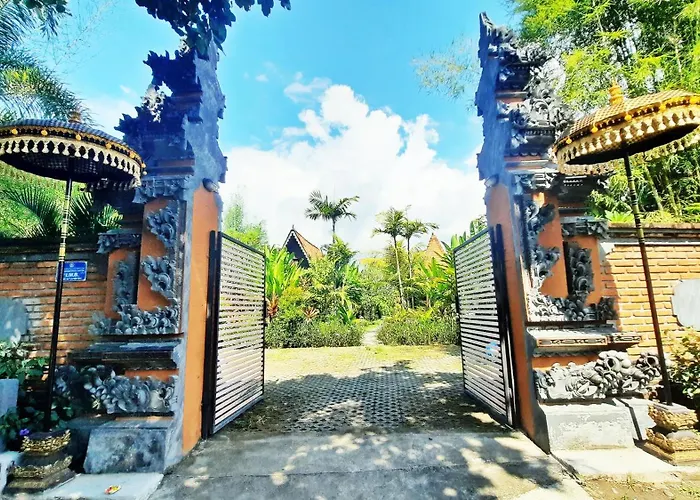 Le Petit Leon "authentic Traditional Wooden House" * Pabean Buleleng