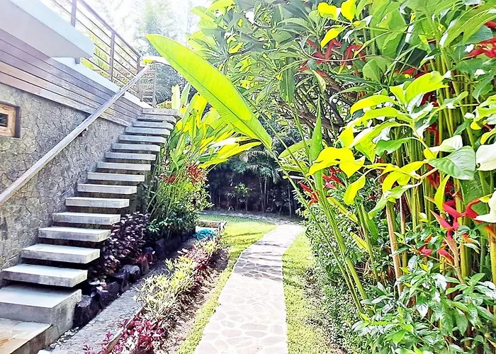 Le Petit Leon "authentic Traditional Wooden House" Pabean Buleleng